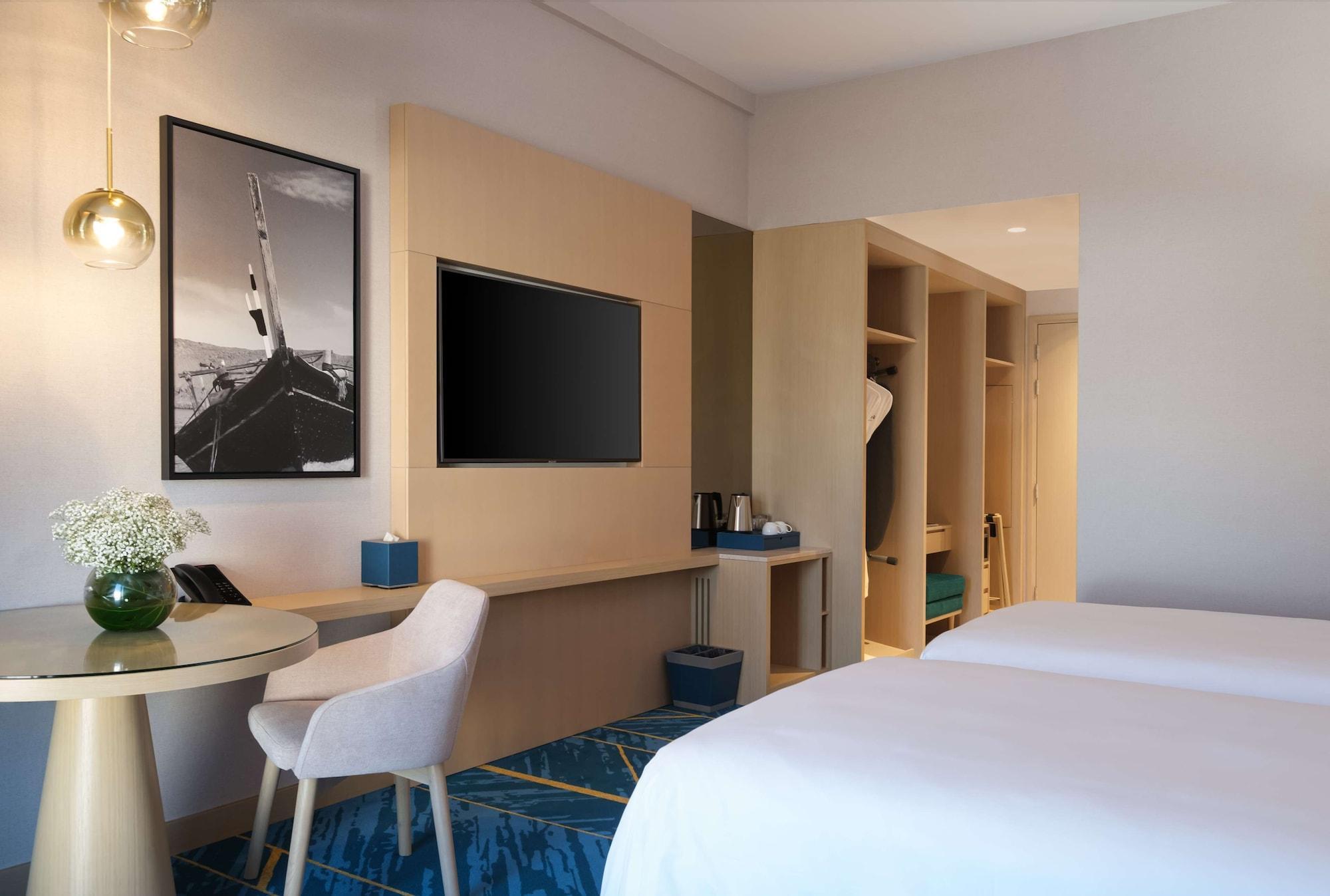 Maani Muscat Hotel & Suites Esterno foto