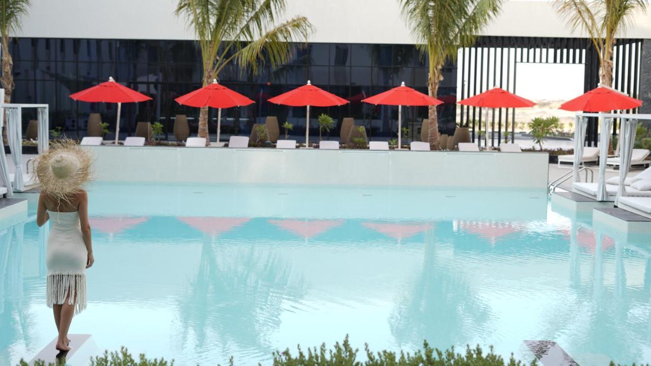 Maani Muscat Hotel & Suites Esterno foto
