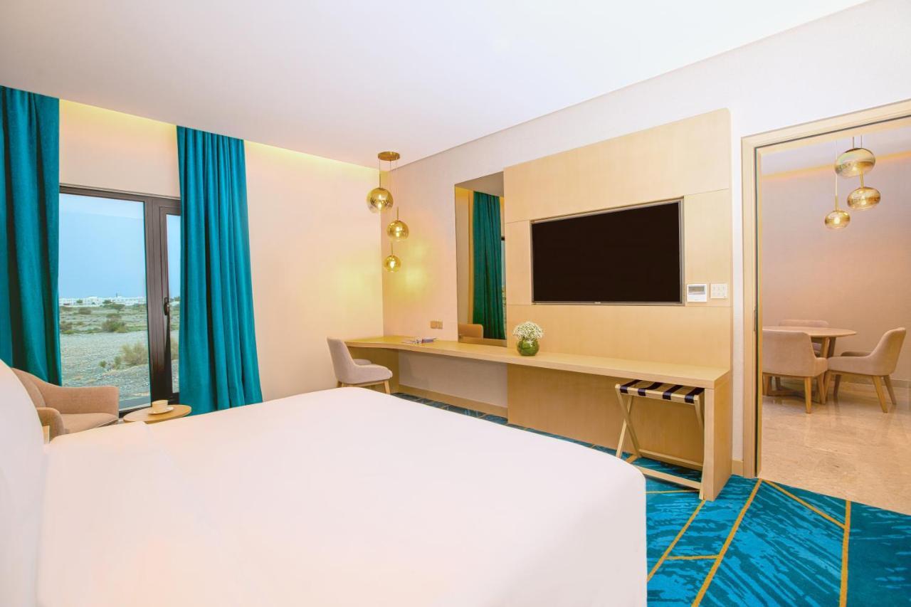 Maani Muscat Hotel & Suites Esterno foto