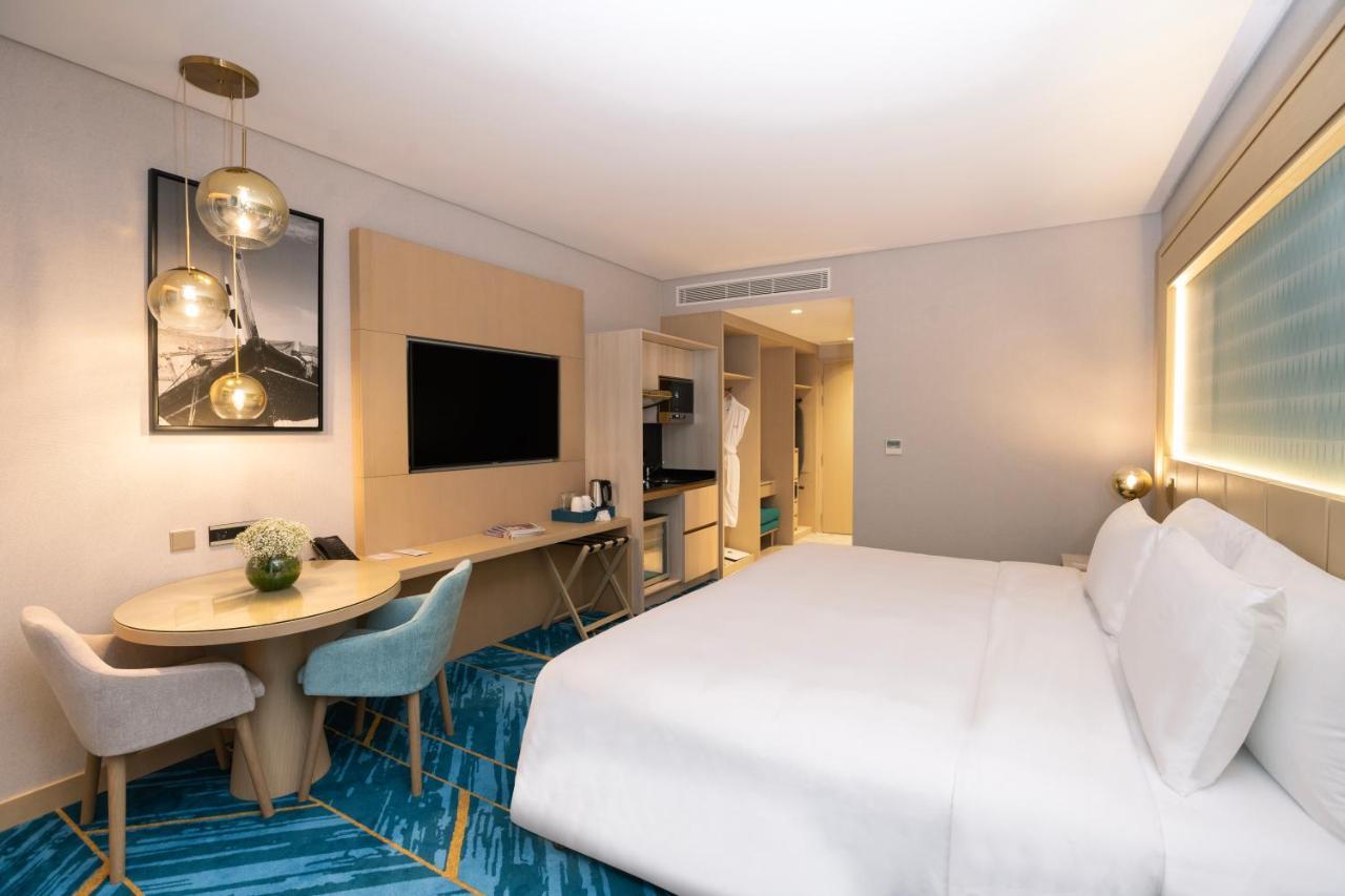 Maani Muscat Hotel & Suites Esterno foto
